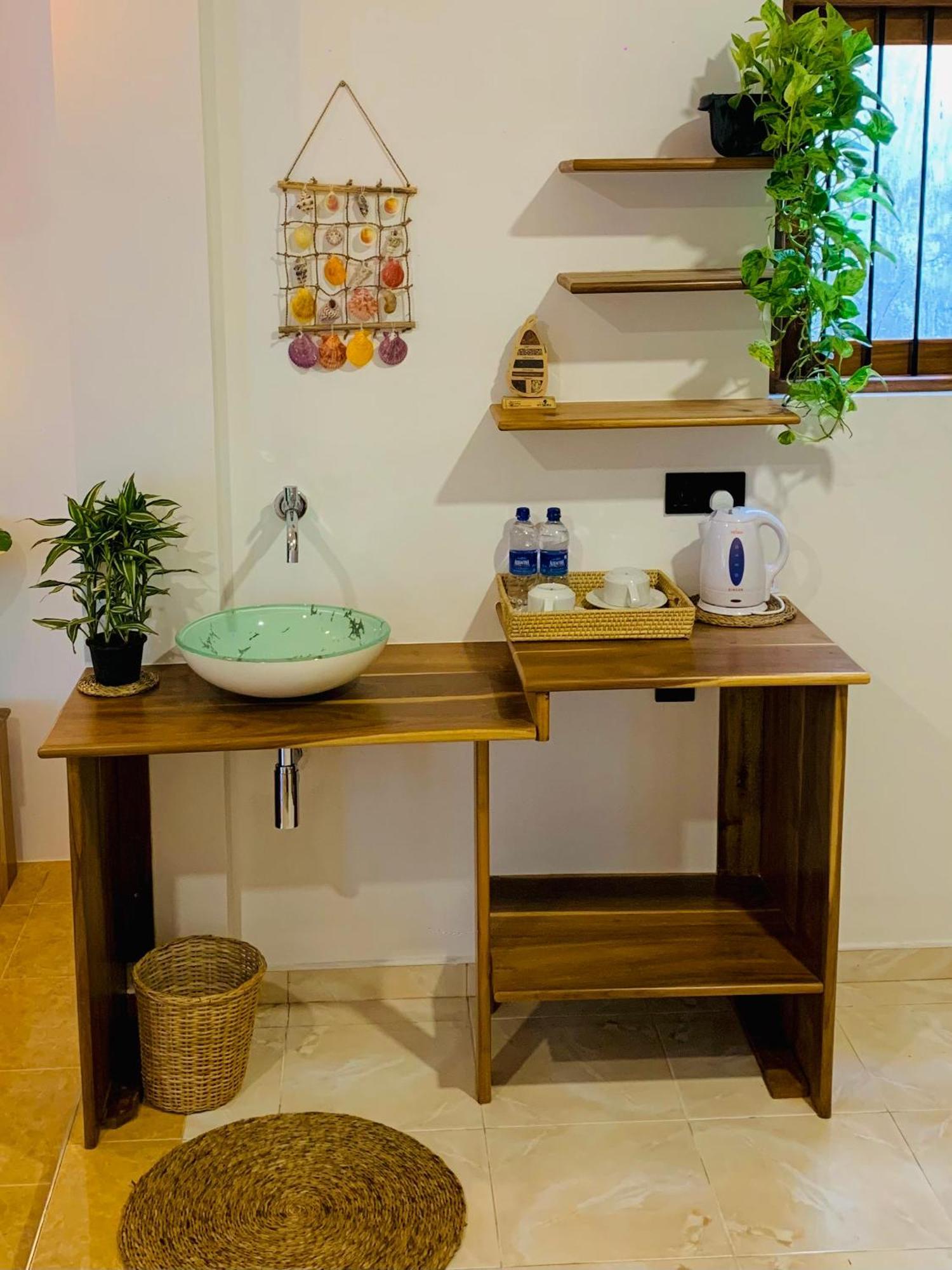Breeze Bay Villa ディックウェラ エクステリア 写真